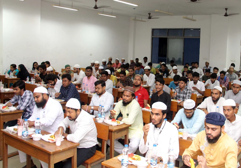 মাহে রমযানে পবিত্র কুরআনের সঙ্গে সম্পর্ক গড়তে হবে, আলিয়ার অনুষ্ঠানে বললেন ইমরান