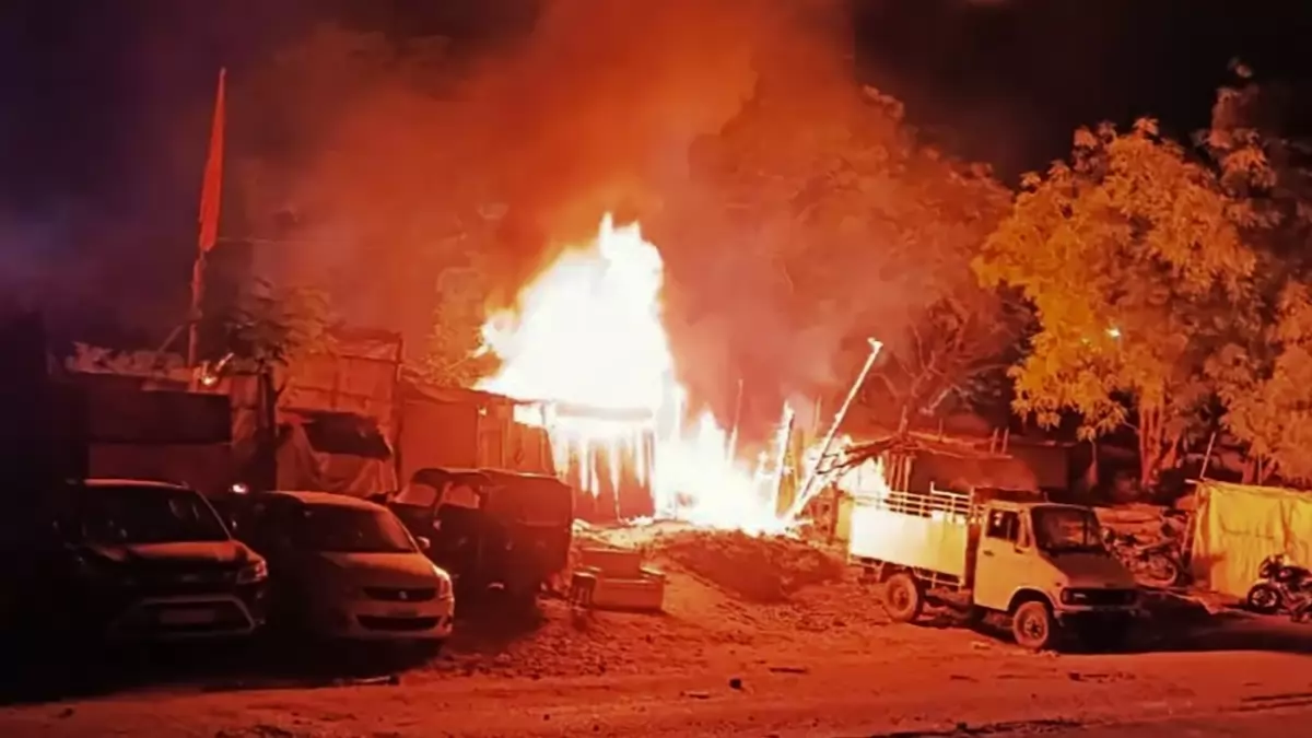 জামশেদপুর: ধর্মীয় পতাকার অপমান, বিজেপি নেতা সহ ধৃত ৫০