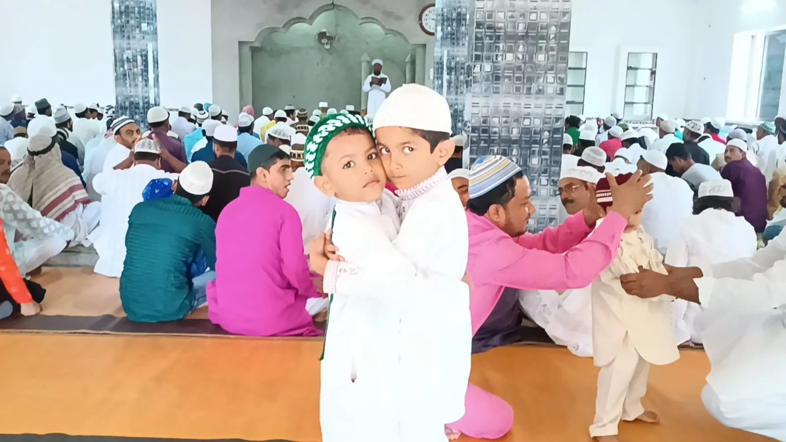 গোটা বিশ্বের সঙ্গে জলপাইগুড়ি জেলাতেও পালিত ঈদ