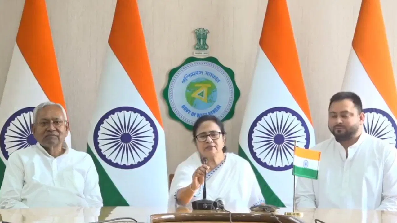 নবান্নে নীতীশ-তেজস্বী-মমতা বৈঠক বিজেপিকে ‘জিরো’ করতে বিরোধী ঐক্যে শান ত্রয়ীর