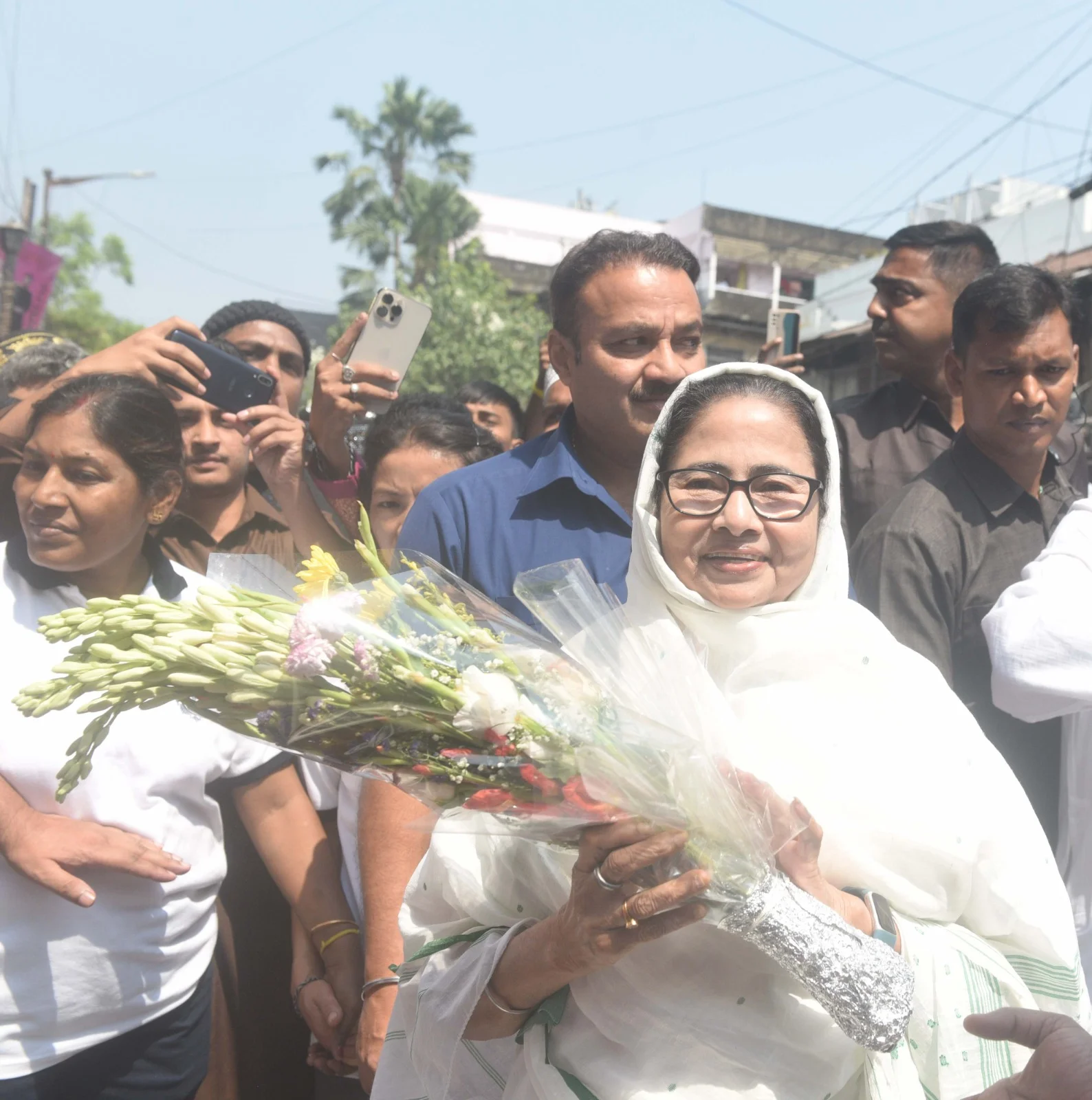 রেড রোডে ঈদের নামাযে মুখ্যমন্ত্রী মমতা বন্দ্যোপাধ্যায়