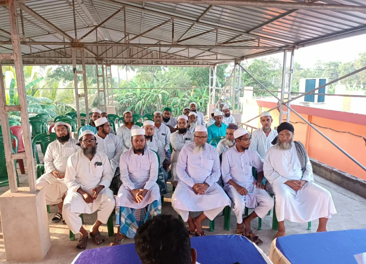 পুলিশ প্রশাসনের উদ্যোগে ইমাম ও মুয়াজ্জিনদের সঙ্গে নিয়ে ঈদ সংক্রান্ত বৈঠক