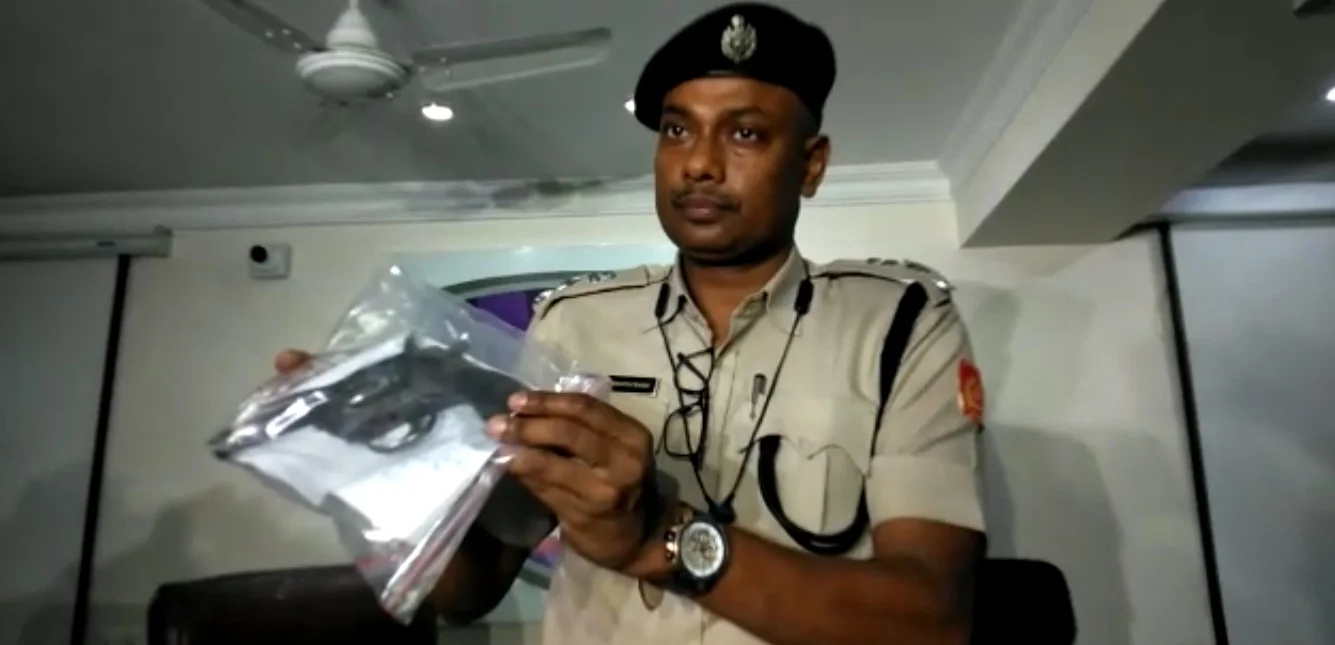 রামনবমীর মিছিলে আগ্নেয়াস্ত্র-কাণ্ডে গ্রেফতার  ২,  সাংবাদিক বৈঠকে জানালেন হাওড়ার পুলিশ কমিশনার