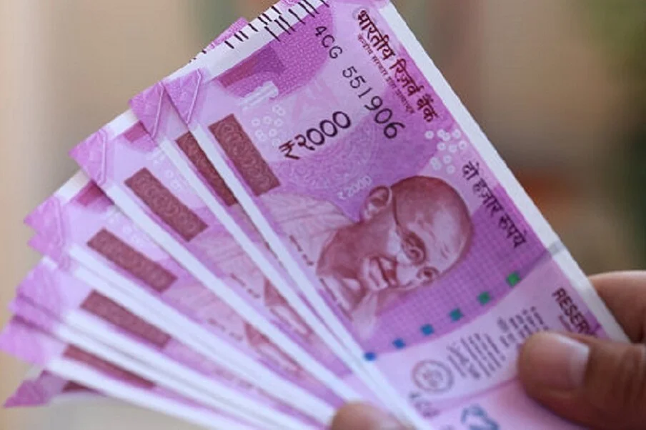 ঈদের আগে বর্ধিত বোনাস মুসলিম কর্মচারীদের