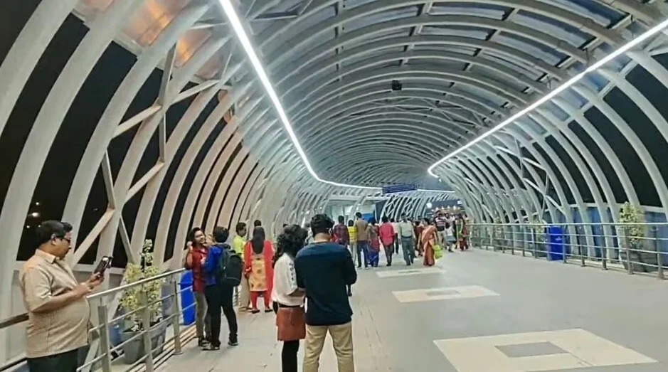 যানজট কমাতে ইএম বাইপাসে তৈরি হচ্ছে ঝাঁ চকচকে স্কাইওয়াক