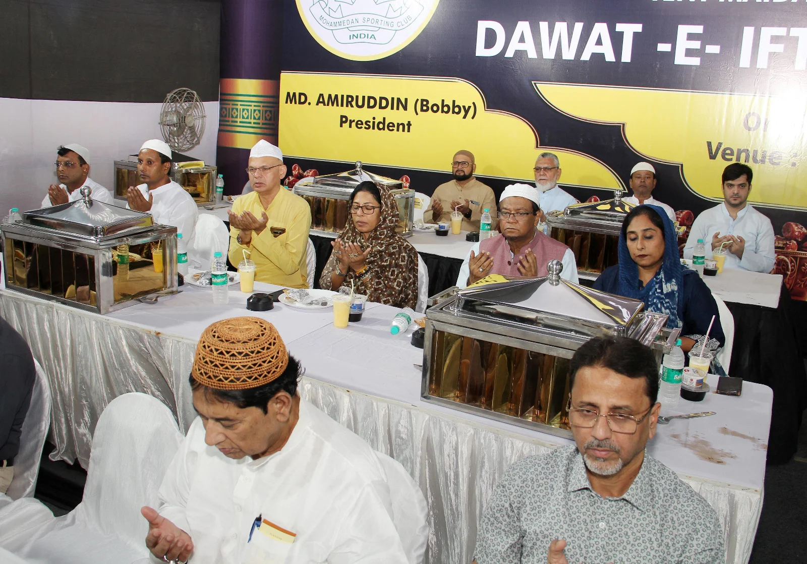 মহামেডান স্পোটিংয়ের ইফতারে তারকাদের হাট