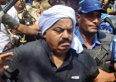 আতিক আহমেদের 'মৃত্যু' নিয়ে উঠছে একাধিক প্রশ্ন