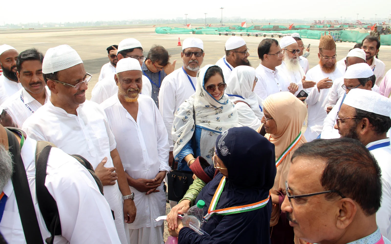 রাজ্য থেকে শুরু হল হজযাত্রা