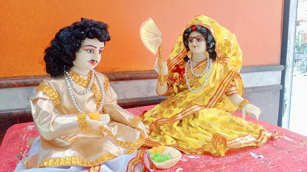 হাওড়ায় জামাইষষ্ঠীতে হিট জুটি শাশুড়ি জামাই'য়ের ক্ষীরের মূর্তি