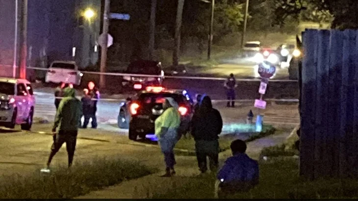 নাইটক্লাবে বন্দুক হামলায় নিহত ৩