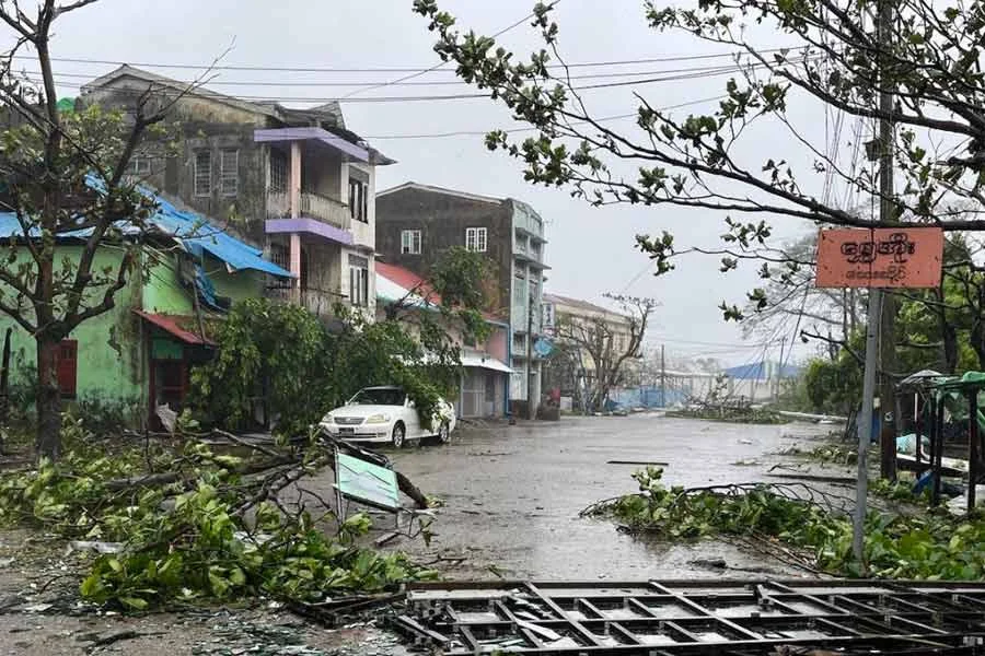 মায়ানমারে ঘূর্ণিঝড় মোচার তাণ্ডব প্রাণ কেড়েছে বহু রোহিঙ্গা মুসলিমের