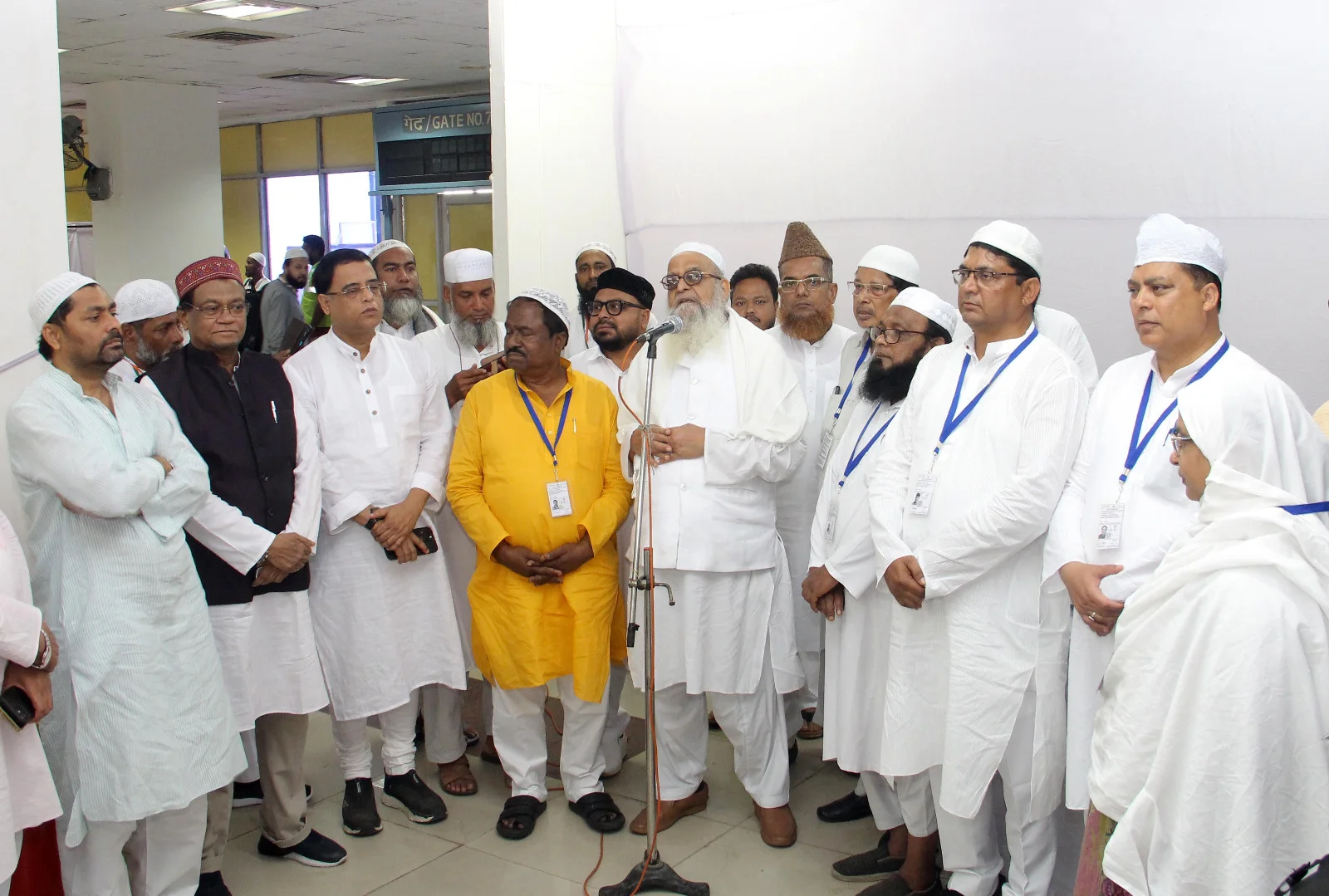 রাজ্য থেকে শুরু হল হজযাত্রা