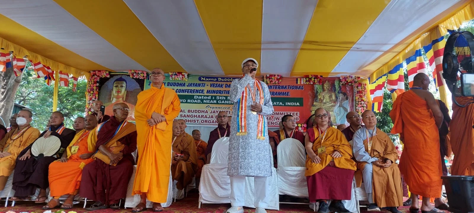 বুদ্ধ পূর্ণিমায় দেশ বিদেশের ভিক্ষু সমাবেশ কলকাতায়, উপস্থিত রাজ্যের সমবায় মন্ত্রী অরূপ রায়