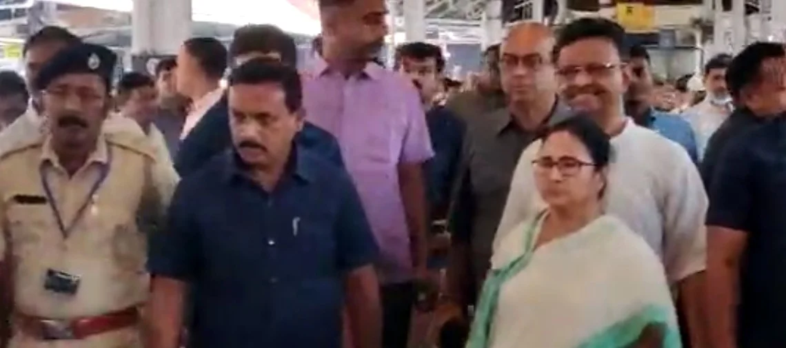 ট্রেন পথে মালদা সফরে রওনা হলেন মুখ্যমন্ত্রী
