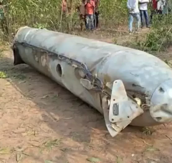 Breaking: গোয়ালতোড়ে ভেঙে পড়ল যুদ্ধ বিমানের যন্ত্রাংশ