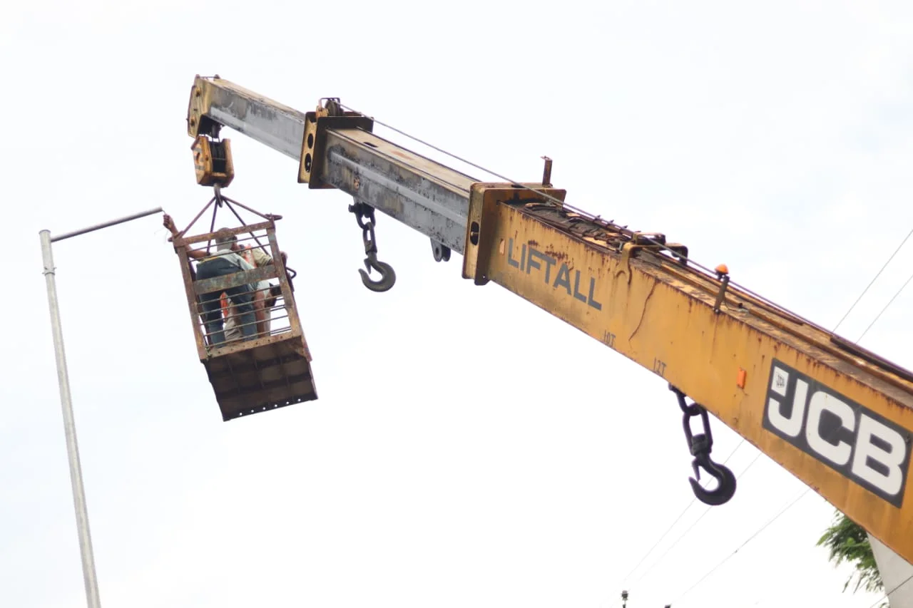 অভিষেকের কাছে অভিযোগ জানাতেই মেরামত পথবাতি