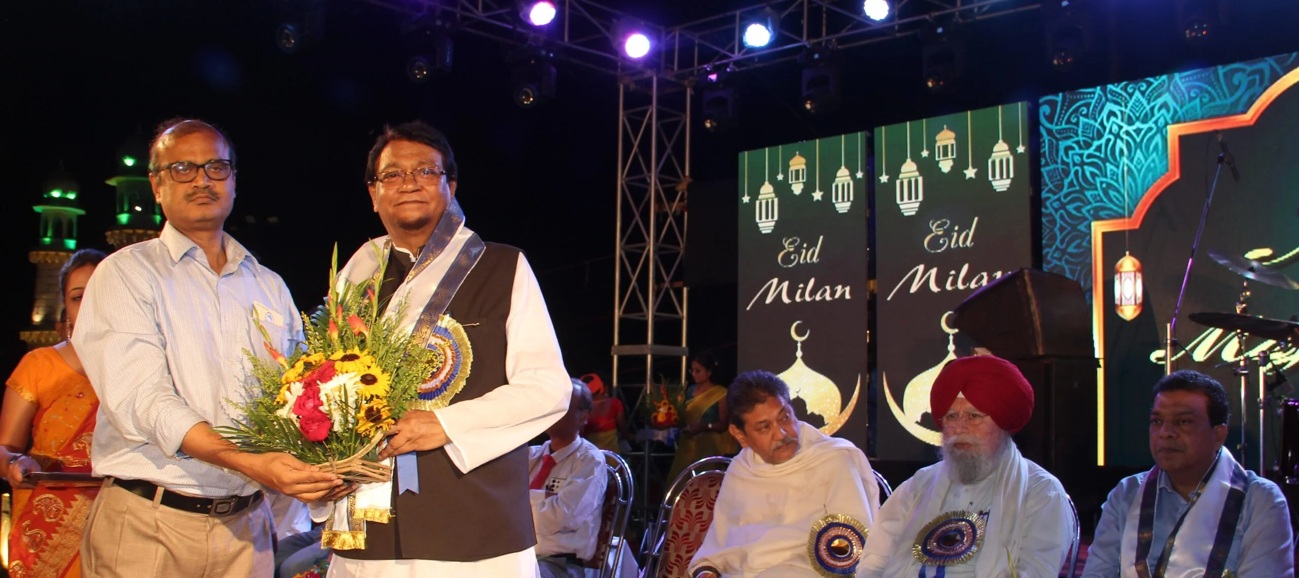 দুর্গাপুর: ঈদ মিলনে ছড়িয়ে পড়ল সৌহার্দ্যের পয়গাম