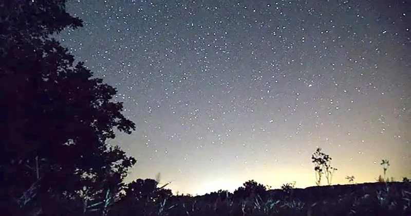 আলো দূষণ: খালি চোখে আর দেখা  যাবে না আকাশের তারা!