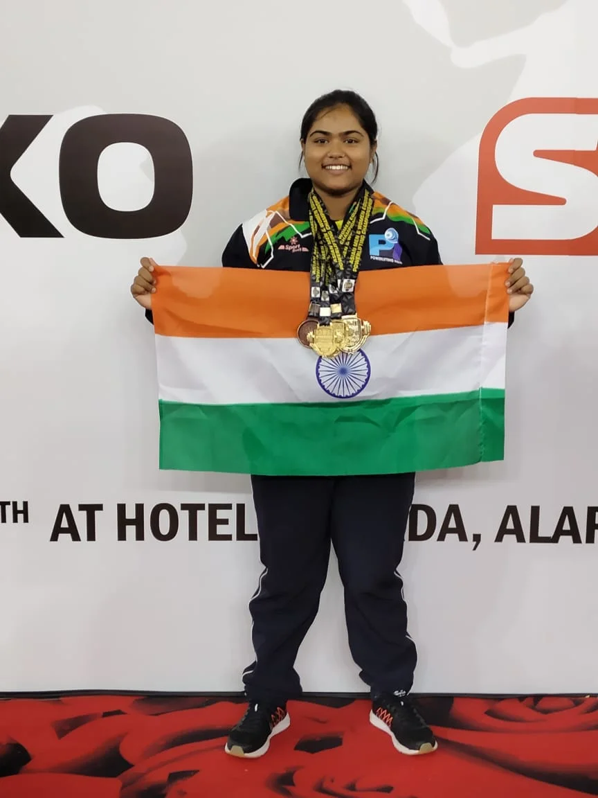 দেশের নাম উজ্জ্বল করলেন ৪টি সোনার পদক জয়ী হাওড়ার বালির মেয়ের স্নেহা   