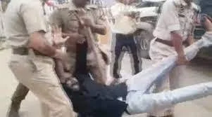 ইসিআইয়ের সীমানা প্রস্তাবের বিরোধিতায় প্রতিবাদ অসমে, গ্রেফতার ৫০০'র বেশি বিক্ষোভকারি