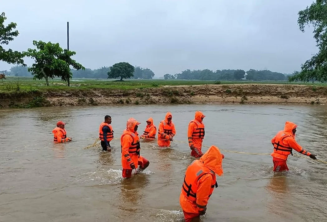 অসমের বন্যা পরিস্থিতির আরও অবনতি, জারি লাল সংকেত