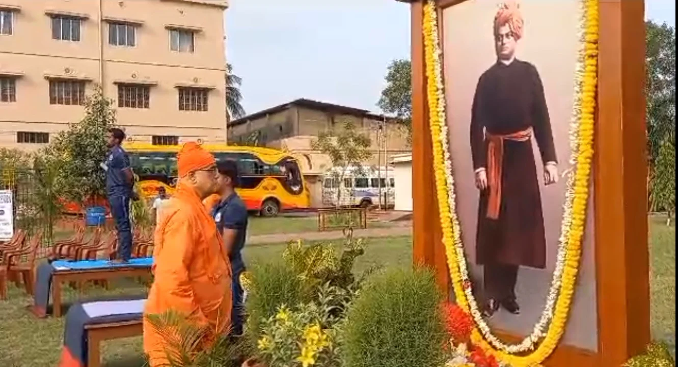 আজ আন্তর্জাতিক যোগ দিবস সাড়ম্বরে পালিত বেলুড় মঠ সহ অন্যত্র