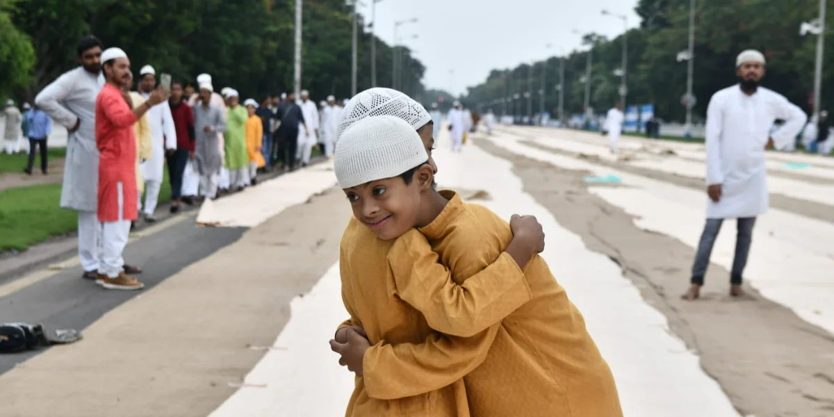 ঈদ-উল-আজহায় পারস্পরিক সৌহার্দ্য বিনিময়