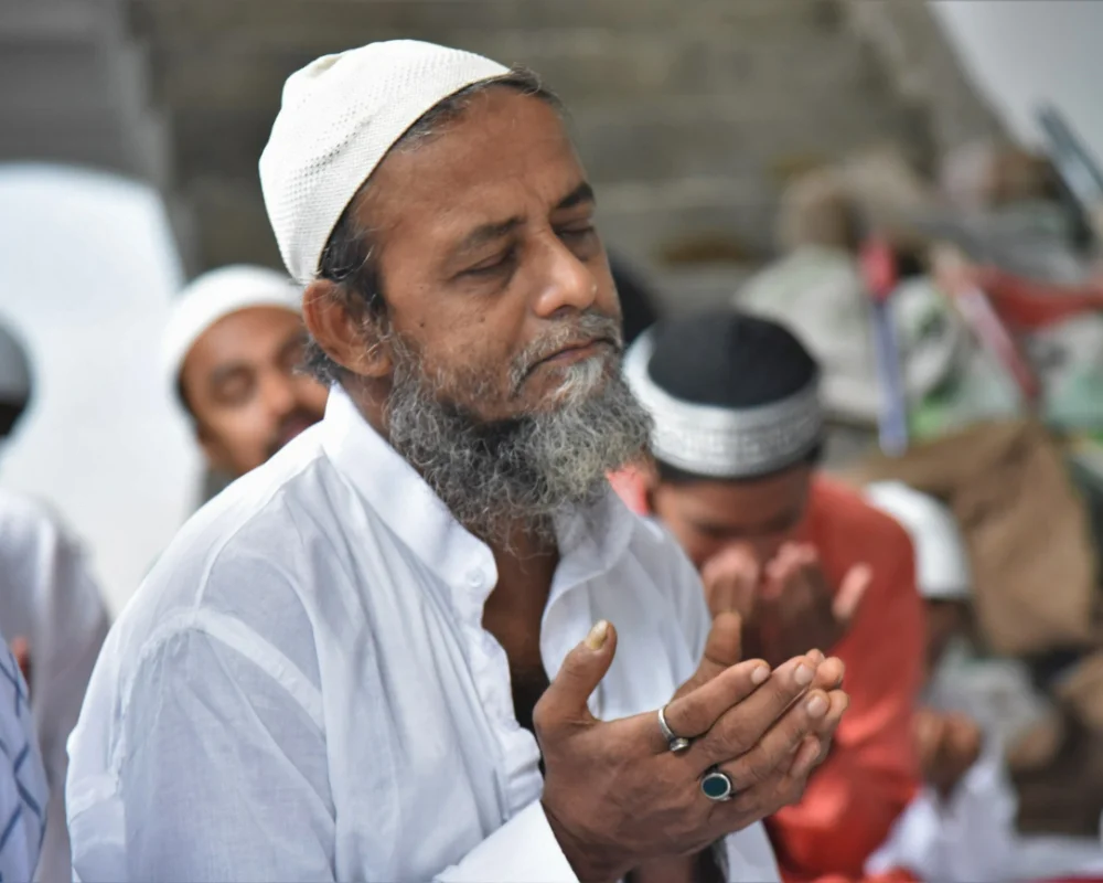 ঈদ-উল আযহা-র নামায আদায় হাতিয়ারার জামে মসজিদে