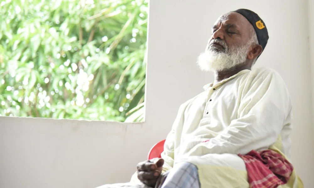 ঈদ-উল আযহা-র নামায আদায় হাতিয়ারার জামে মসজিদে