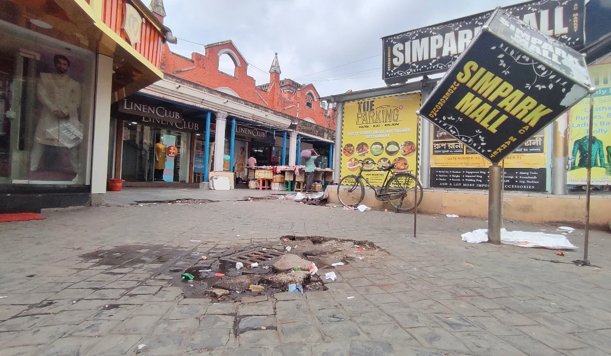 বেহাল দশা, অস্বাস্থ্যকর পরিবেশে ধুঁকছে ঐতিহ্যবাহী হগ মার্কেট