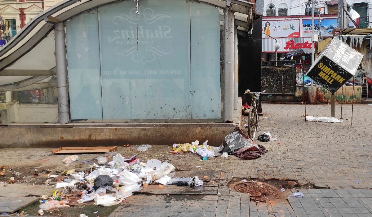 বেহাল দশা, অস্বাস্থ্যকর পরিবেশে ধুঁকছে ঐতিহ্যবাহী হগ মার্কেট