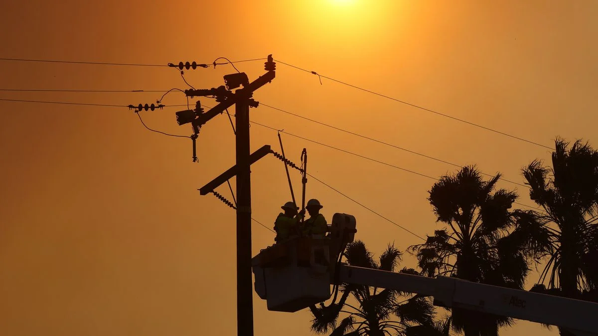 প্রবল গরমের সঙ্গে পাল্লা দিয়ে বাড়ছে বিদ্যুৎ বিভ্রাট