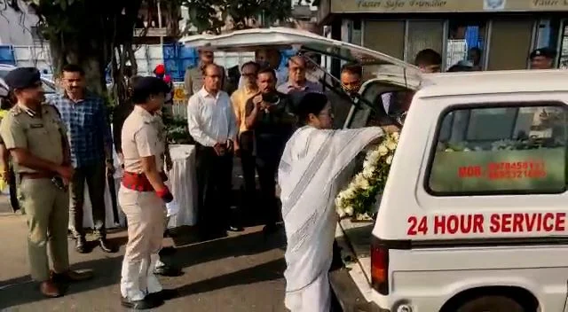 Breaking: বালেশ্বরে নিহত ৪ জনের দেহ ফিরল বাংলায়, ফুল দিয়ে শ্রদ্ধা মমতার