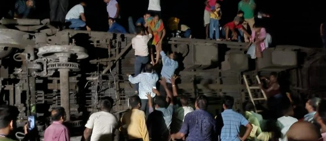 লাইনচ্যুত করমণ্ডলে ধাক্কা যশবন্তপুর এক্সপ্রেসেরও