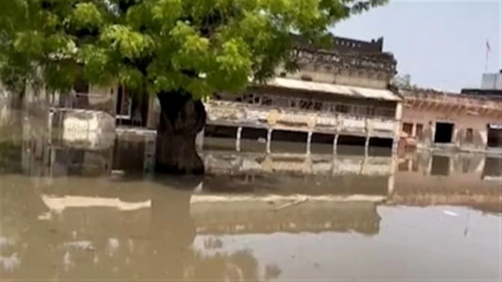 ভাঙল ১০০ বছরের রেকর্ড, অতিবর্ষণে  বিপর্যস্ত মরুরাজ্য  