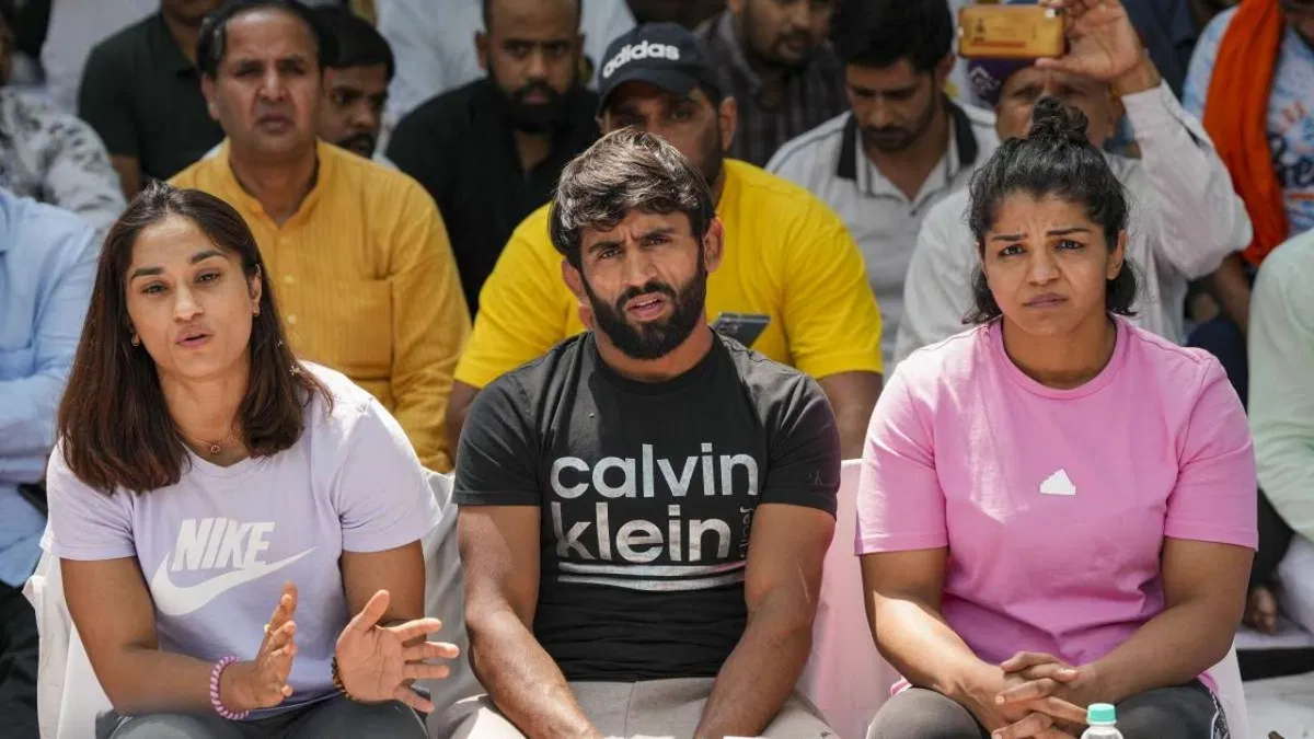 আন্দোলন জারি, চাকরিতে যোগ দিলেন সাক্ষী-বজরং-বিনেশরা