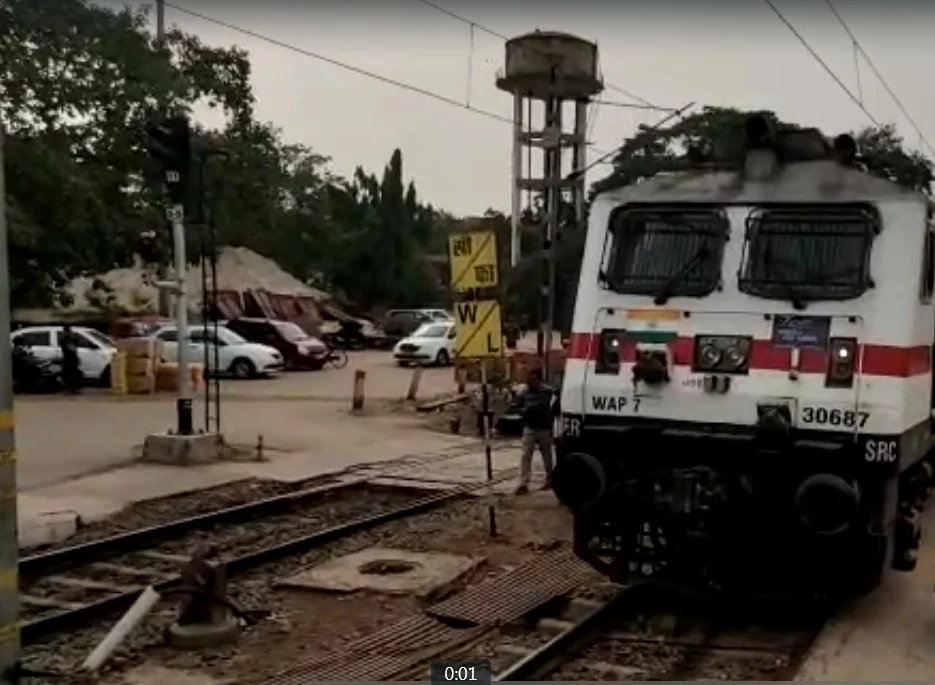 Breaking: শালিমার স্টেশন থেকে ছাড়ল চেন্নাইগামী করমণ্ডল এক্সপ্রেস 