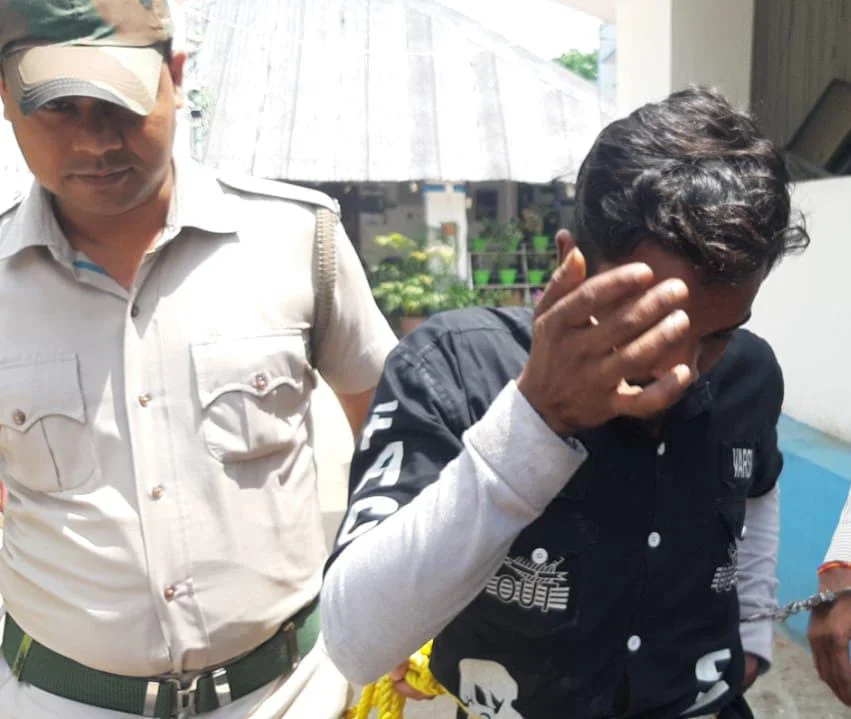 পঞ্চায়েত নির্বাচনের আবহে বীরভূমে বিপুল পরিমাণে আগ্নেয়াস্ত্র উদ্ধার, গ্রেফতার এক