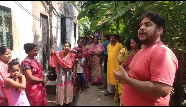 জলের সমস্যা না মিটলে ভোট বয়কট, হুমকি গ্রামবাসীদের