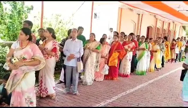 গুরু পূর্ণিমায় ভোর থেকেই ভক্তদের ঢল বেলুড় মঠে