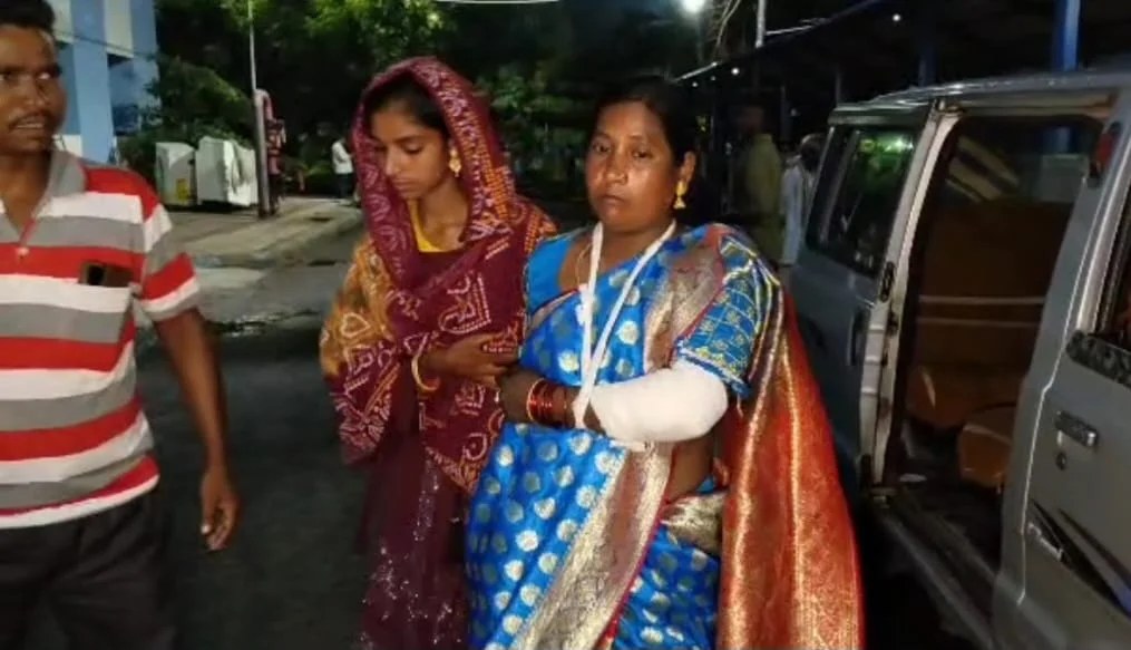 কেন ৫ জন কনেযাত্রী বেশি! বিয়েবাড়িতে ধুন্ধুমার, মার খেলেন নববধূও