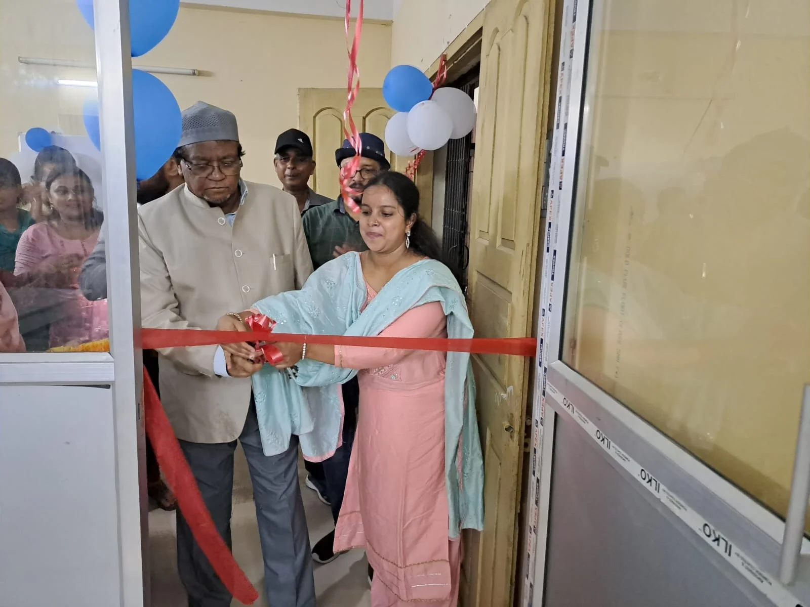 মালদায় মুসলিম গার্লস  হস্টেলে লাইব্রেরি কক্ষের উদ্বোধন মাইনোরিটি কমিশনের চেয়ারম্যান ইমরানের