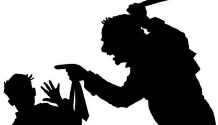 প্রার্থনা চলাকালীন বুকে ‘ঘুষি’ শিক্ষকের,  ঘটনাস্থলে লুটিয়ে পড়লেন ষষ্ঠ শ্রেণীর ছাত্র  