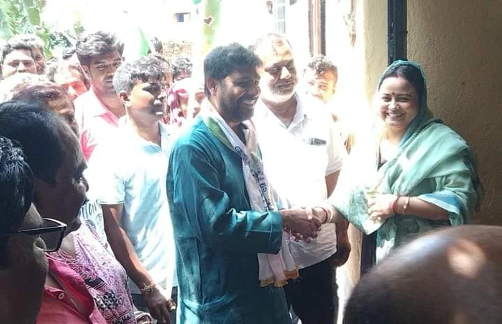 কামদুনি গ্রামে ভোটের প্রচার সারলেন ফারহাদ