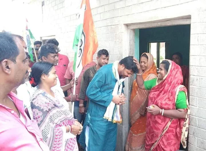 কামদুনি গ্রামে ভোটের প্রচার সারলেন ফারহাদ