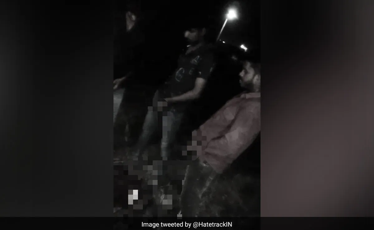 বন্ধুর প্রেমিকার সঙ্গে পালিয়ে যাওয়ায় আদিবাসী যুবকের মুখে প্রস্রাব, চাঞ্চল্য অন্ধ্রপ্রদেশে