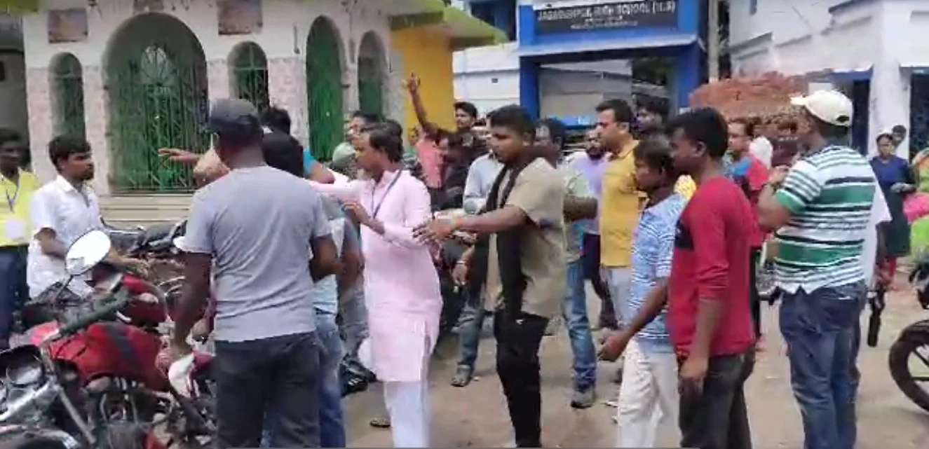 বুথ দখল থেকে ছাপ্পা হাওড়ায়! 'শান্তিপূর্ণ ভোট হচ্ছে',  দাবি  ডোমজুড়ের বিধায়ক কল্যাণ ঘোষের