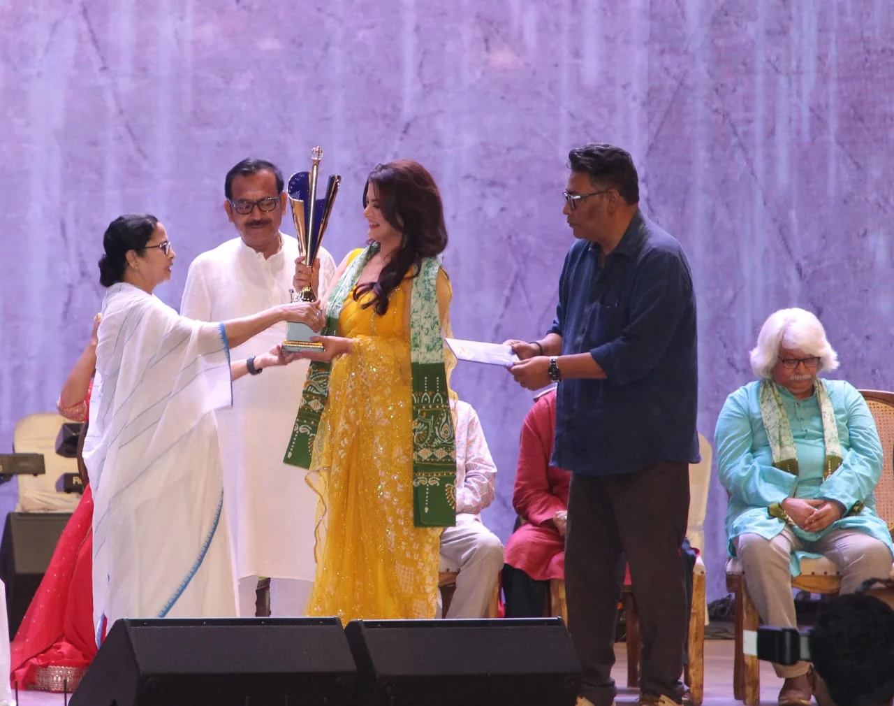 বিজেপি অশান্তি ছড়াতে পারে, মন্ত্রীদের সতর্ক করলেন মমতা