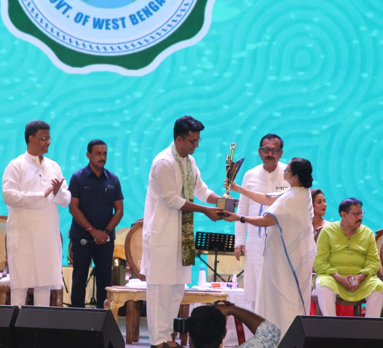 বিজেপি অশান্তি ছড়াতে পারে, মন্ত্রীদের সতর্ক করলেন মমতা