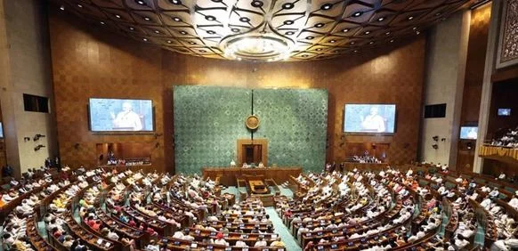 মণিপুর গণধর্ষণ,বিবস্ত্র কাণ্ডে বাদল অধিবেশনের শুরুর দিনেই উত্তাল সংসদ, মুলতুবি কয়েক দফায়  